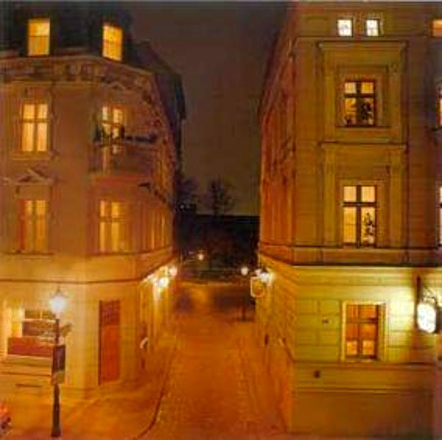 Hotel Altstadt Spandau Seeburg  Buitenkant foto