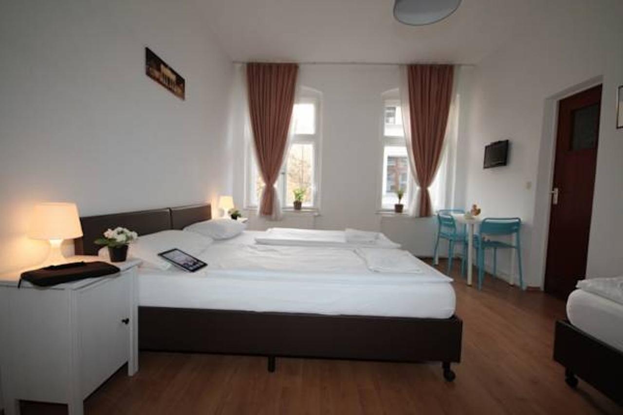 Hotel Altstadt Spandau Seeburg  Buitenkant foto